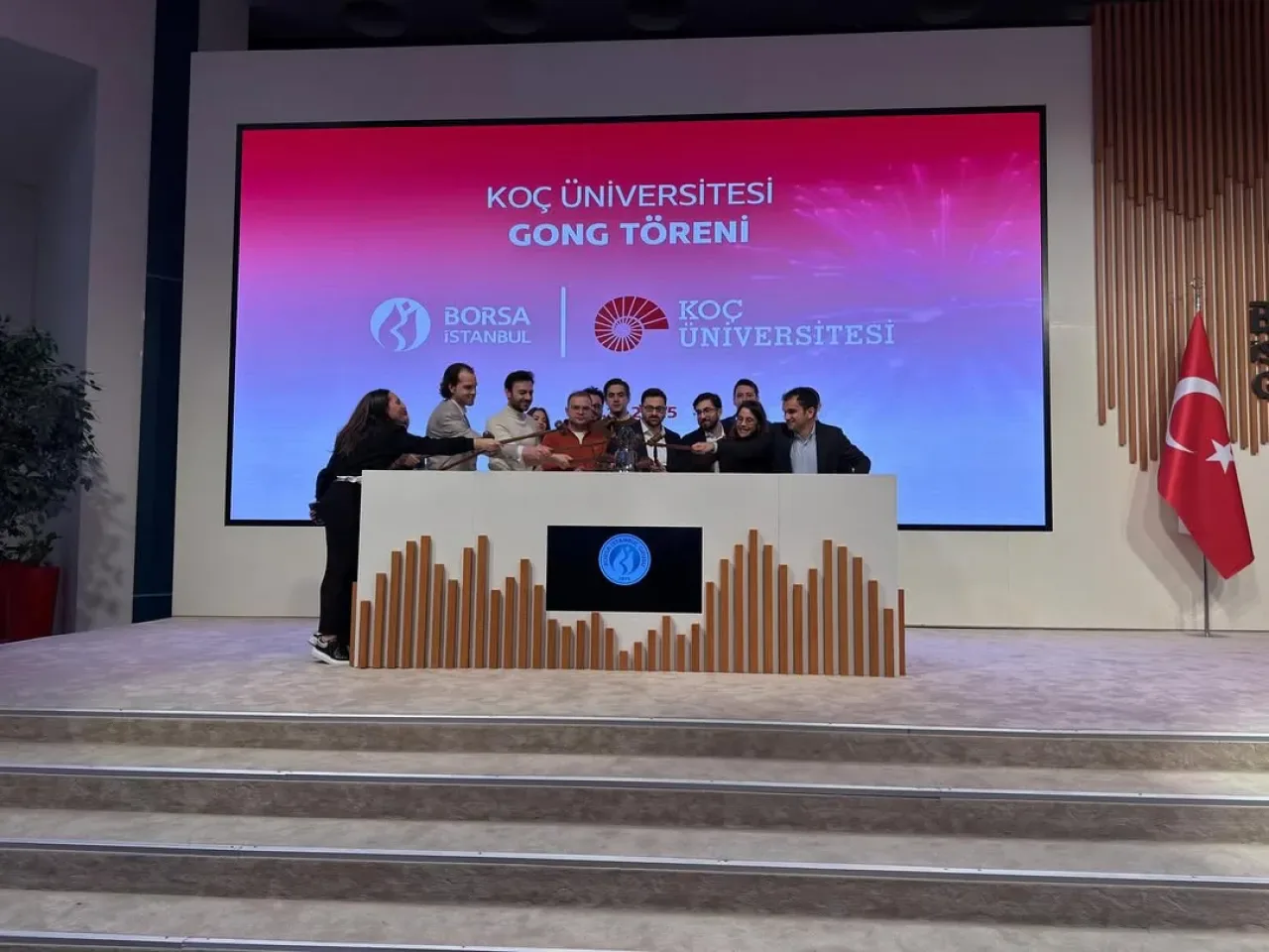 Koç Üniversitesi Finans Yüksek Lisans Öğrencileri Borsa İstanbul'da Ders İşledi Koç Üniversitesi Finans Yüksek Lisans Öğrencileri Borsa İstanbul'da Ders İşledi