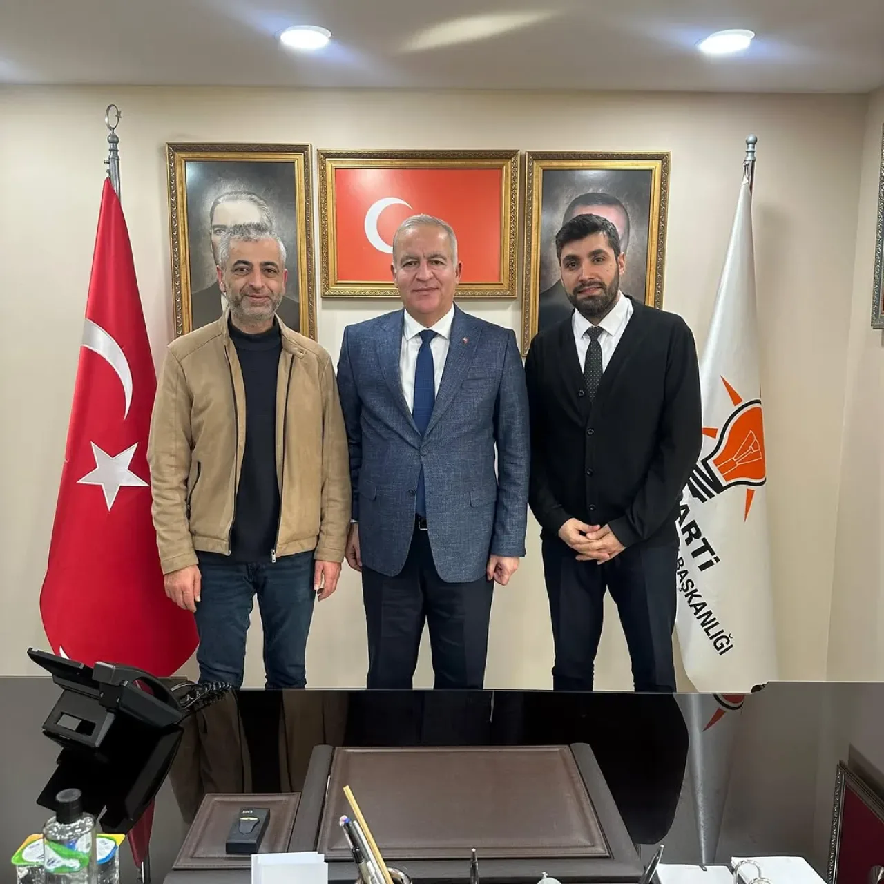 Gaziosmanpaşa'da Eğitim İş Birliği: AK Parti İlçe Başkanlığı'ndan Sınav Kursu Ziyareti Gaziosmanpaşa'da Eğitim İş Birliği: AK Parti İlçe Başkanlığı'ndan Sınav Kursu Ziyareti
