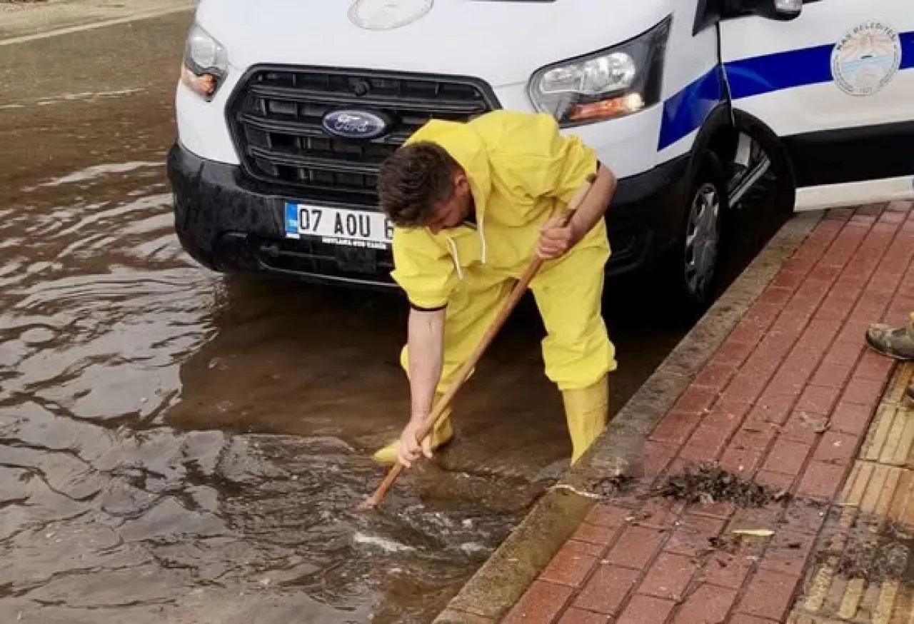 Kaş Belediyesi Olası Olumsuzluklara Karşı 7/24 Hazır Kaş Belediyesi Olası Olumsuzluklara Karşı 7/24 Hazır