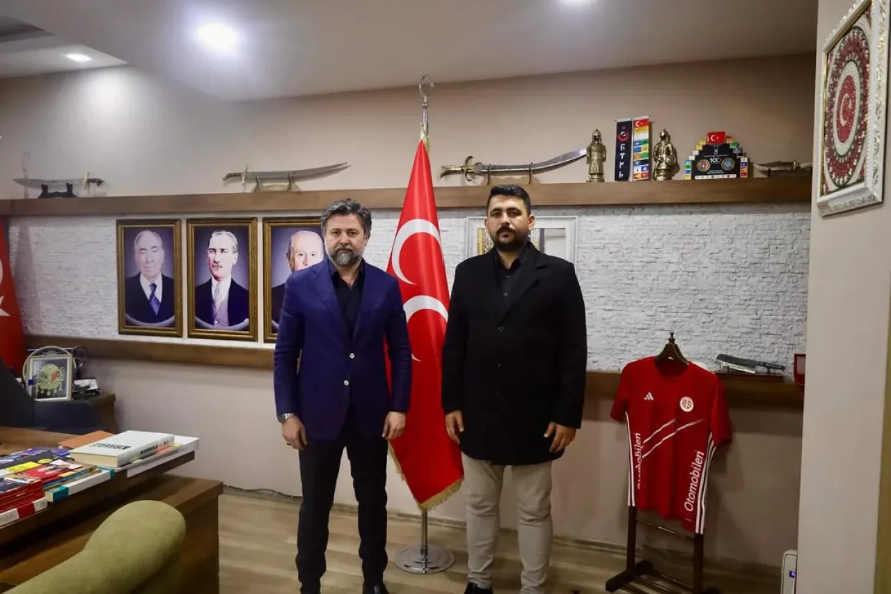 MHP Korkuteli İlçe Başkanı Alper Kaan Yurt, Antalya İl Başkanlığı'nı Ziyaret Etti MHP Korkuteli İlçe Başkanı Alper Kaan Yurt, Antalya İl Başkanlığı'nı Ziyaret Etti