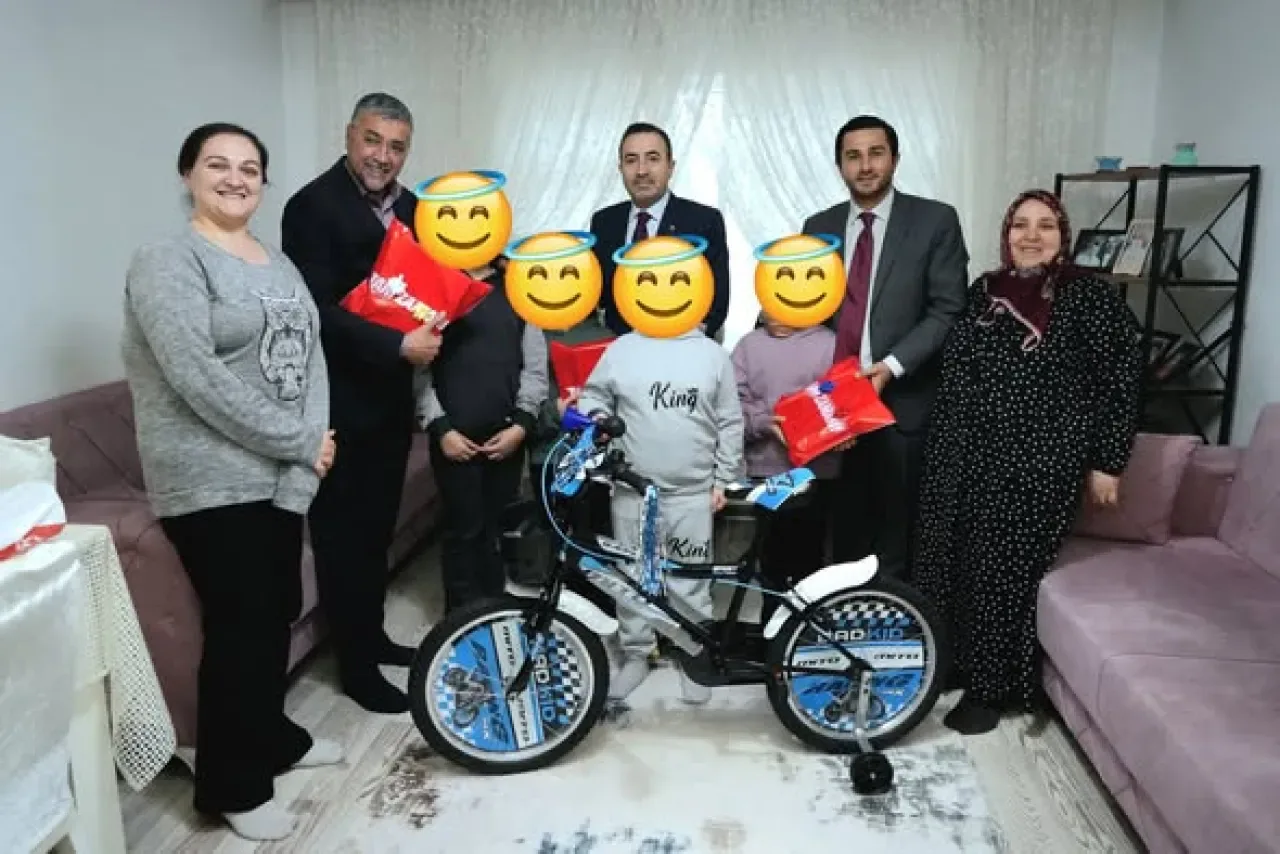 MHP Ankara'dan Çocuklara Bisiklet ve Tablet Hediyesi MHP Ankara'dan Çocuklara Bisiklet ve Tablet Hediyesi