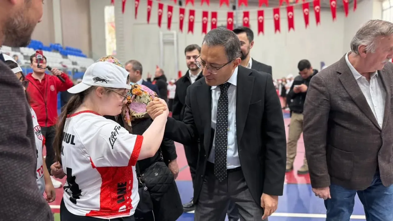 Bağcılar'da Engelliler Haftası Spor Etkinlikleriyle Kutlandı Bağcılar'da Engelliler Haftası Spor Etkinlikleriyle Kutlandı