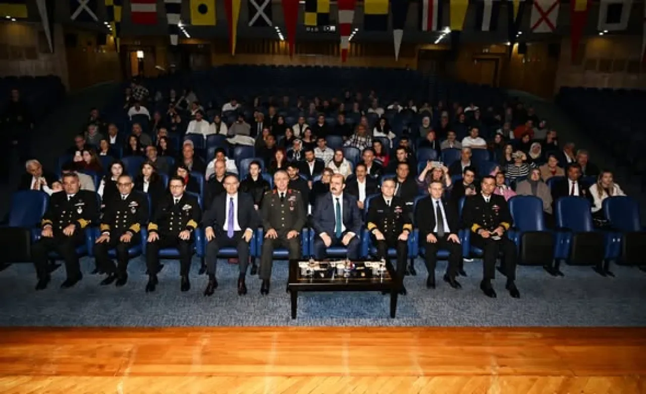 Milli Savunma Üniversitesi'nde Subay Adayları Ant İçti Milli Savunma Üniversitesi'nde Subay Adayları Ant İçti