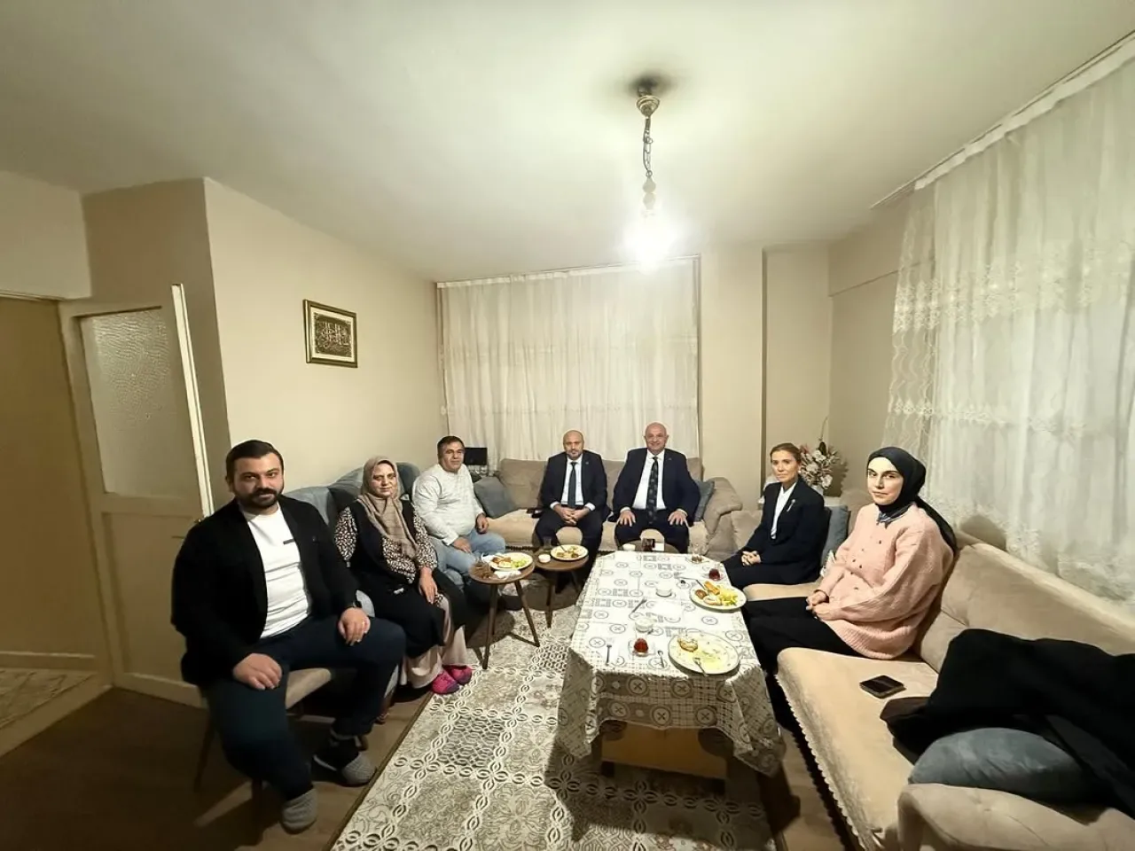 MHP Silivri İlçe Yönetimi, Vatandaş Ziyaretlerini Sürdürüyor MHP Silivri İlçe Yönetimi, Vatandaş Ziyaretlerini Sürdürüyor