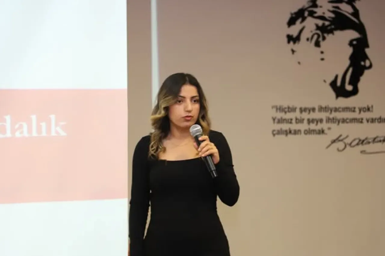 SANKO Üniversitesi'nde Kadına Yönelik Şiddetle Mücadele Semineri Düzenlendi SANKO Üniversitesi'nde Kadına Yönelik Şiddetle Mücadele Semineri Düzenlendi
