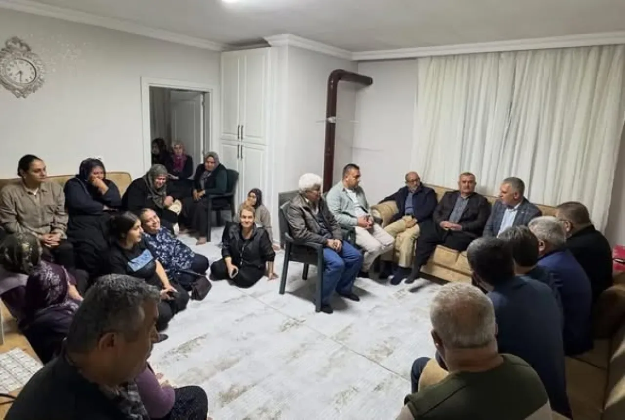 MHP Sarıçam, Komşu Ziyaretleri ile Halkla Buluşmaya Devam Ediyor MHP Sarıçam, Komşu Ziyaretleri ile Halkla Buluşmaya Devam Ediyor