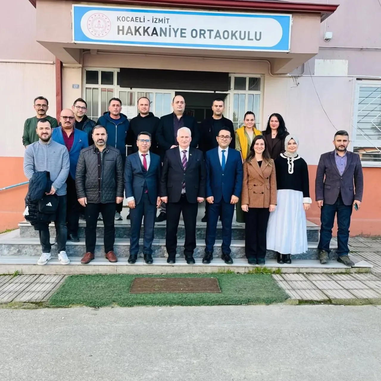 İzmit İlçe Milli Eğitim Müdürü Özkan, Hakkaniye İlkokulu'nu Ziyaret Etti İzmit İlçe Milli Eğitim Müdürü Özkan, Hakkaniye İlkokulu'nu Ziyaret Etti