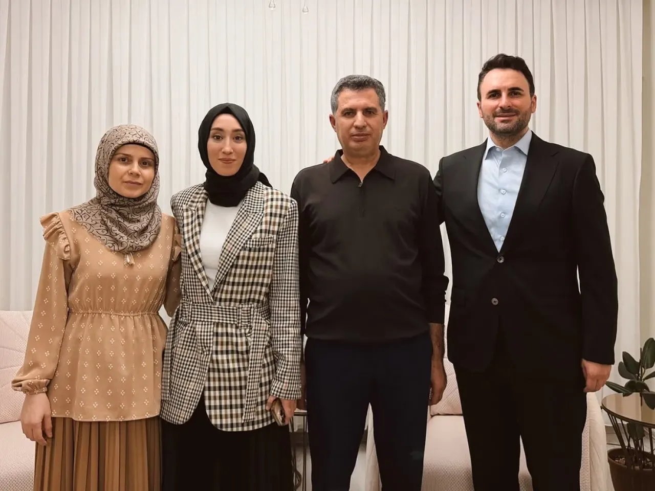 AK Parti Beylikdüzü Temsilcileri Yeni Doğan Ziyaretinde Bulundu AK Parti Beylikdüzü Temsilcileri Yeni Doğan Ziyaretinde Bulundu