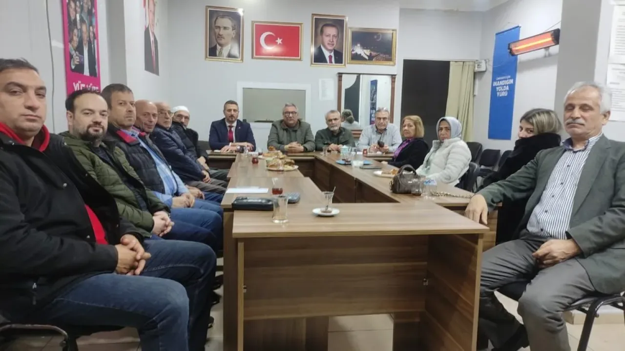 AK Parti Ümraniye İlçe Teşkilatı Mahalle Toplantılarına Devam Ediyor AK Parti Ümraniye İlçe Teşkilatı Mahalle Toplantılarına Devam Ediyor