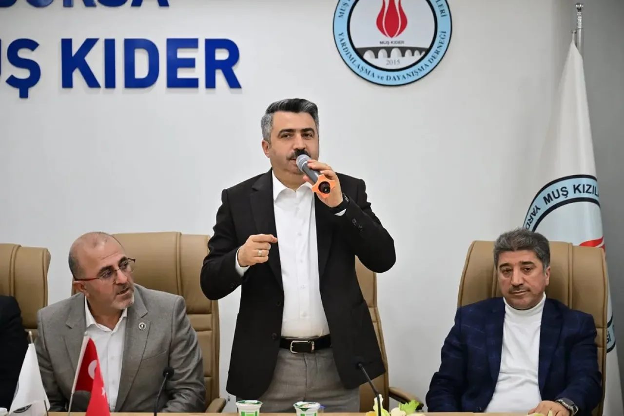 Muşlu Derneğin 10. Yıl Kutlamasına Bursa'dan Anlamlı Katılım Muşlu Derneğin 10. Yıl Kutlamasına Bursa'dan Anlamlı Katılım
