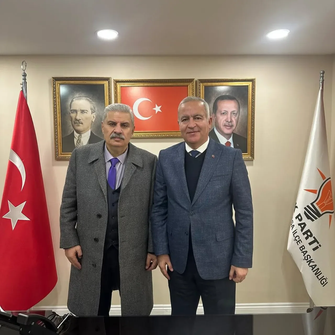 AK Parti Gaziosmanpaşa İlçe Başkanlığı'ndan Avrupa Yakası Trabzonlular Derneği Başkanı'na Ziyaret AK Parti Gaziosmanpaşa İlçe Başkanlığı'ndan Avrupa Yakası Trabzonlular Derneği Başkanı'na Ziyaret