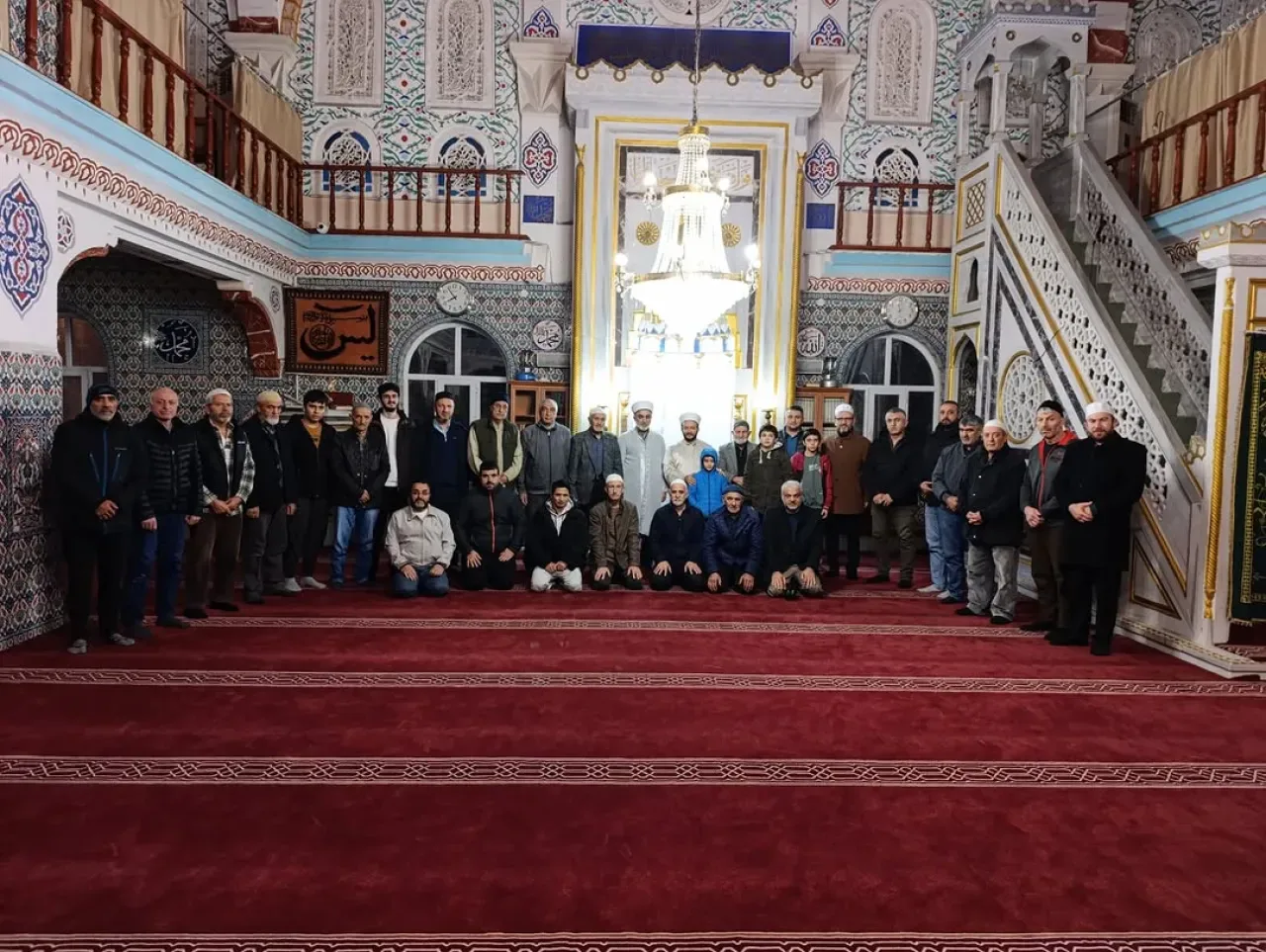 Sarıyer'de Mevlid Kandili Münasebetiyle Sabah Namazında Manevi Buluşma Sarıyer'de Mevlid Kandili Münasebetiyle Sabah Namazında Manevi Buluşma