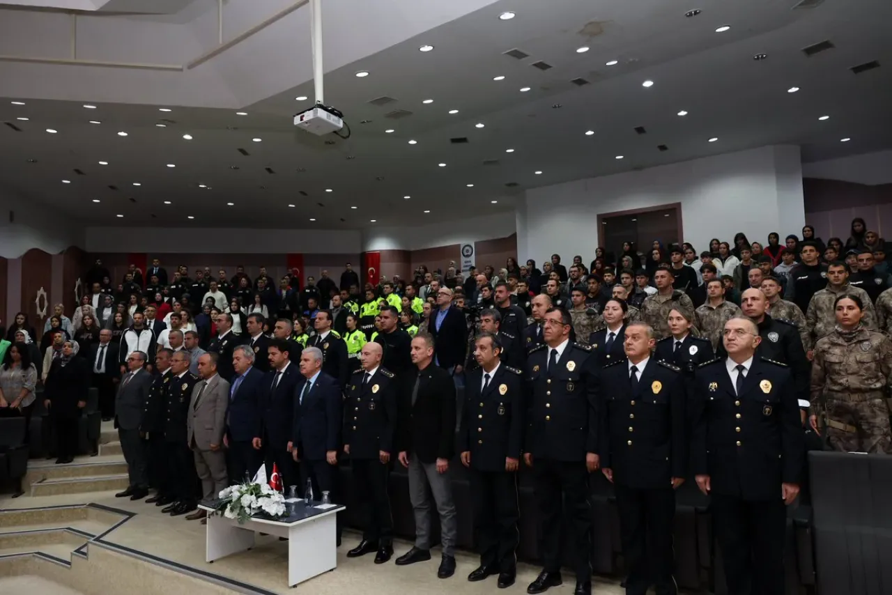 Konya'da "Kimsesiz Değilsiniz Bizim İçin Özelsiniz" Projesi Tamamlandı Konya'da "Kimsesiz Değilsiniz Bizim İçin Özelsiniz" Projesi Tamamlandı