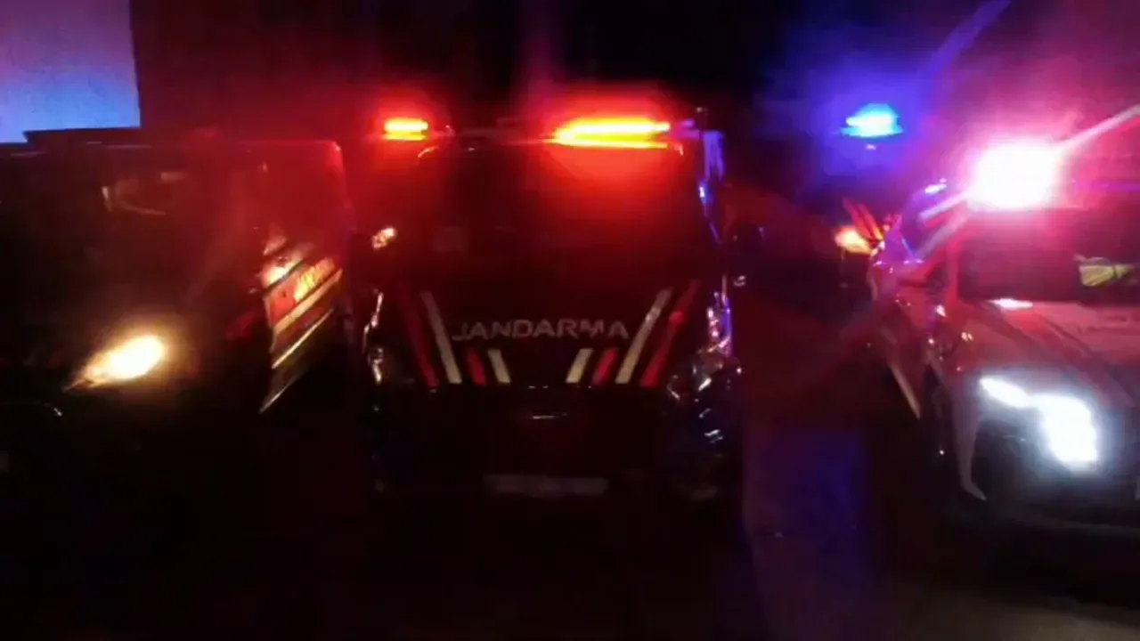 Ankara'da Tefecilik Operasyonu: 25 Şüpheli Yakalandı, 403 Milyon TL'lik Mal Varlığına El Konuldu Ankara'da Tefecilik Operasyonu: 25 Şüpheli Yakalandı, 403 Milyon TL'lik Mal Varlığına El Konuldu