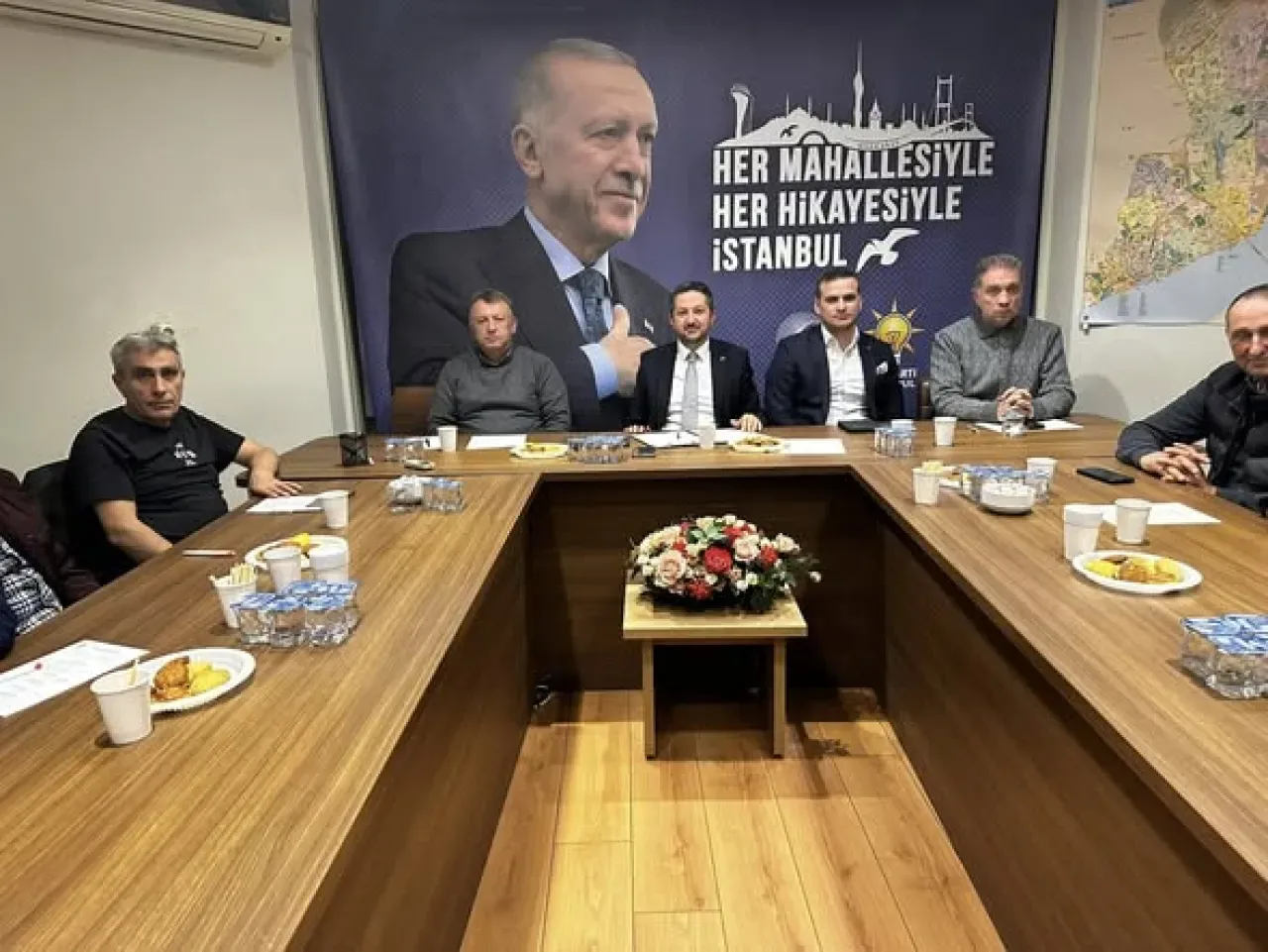 AK Parti Beşiktaş'ta Yeni Vizyonunu Açıkladı AK Parti Beşiktaş'ta Yeni Vizyonunu Açıkladı