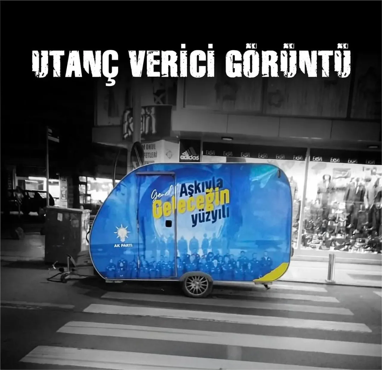 Çayırova'da AKP Karavanı Yaya Geçidine Park Etmiş Halde Bulundu Çayırova'da AKP Karavanı Yaya Geçidine Park Etmiş Halde Bulundu