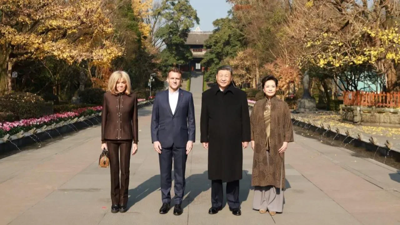 Fransa Cumhurbaşkanı Macron, Çin'in Sichuan Eyaletinde Cumhurbaşkanı Şi Cinping ile Buluştu Fransa Cumhurbaşkanı Macron, Çin'in Sichuan Eyaletinde Cumhurbaşkanı Şi Cinping ile Buluştu