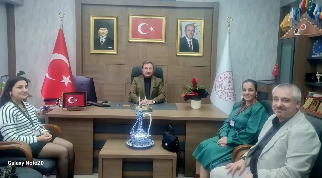 Bücürkent Kreşi Yönetimi, Körfez İlçe Milli Eğitim Müdürü'nü Ziyaret Etti Bücürkent Kreşi Yönetimi, Körfez İlçe Milli Eğitim Müdürü'nü Ziyaret Etti