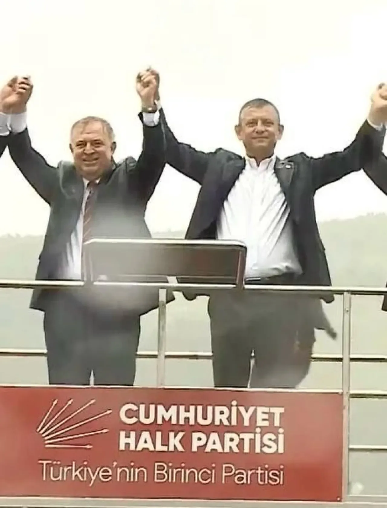 CHP'de Yerel Yönetimlerden Sorumlu Genel Başkan Yardımcılığı Görevi Gökhan Zeybek'te CHP'de Yerel Yönetimlerden Sorumlu Genel Başkan Yardımcılığı Görevi Gökhan Zeybek'te