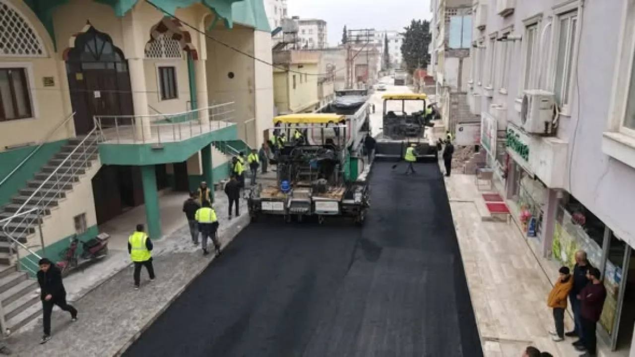 Araban Belediyesi, Şahinler Caddesi'nde Sıcak Asfalt Çalışması Başlattı Araban Belediyesi, Şahinler Caddesi'nde Sıcak Asfalt Çalışması Başlattı