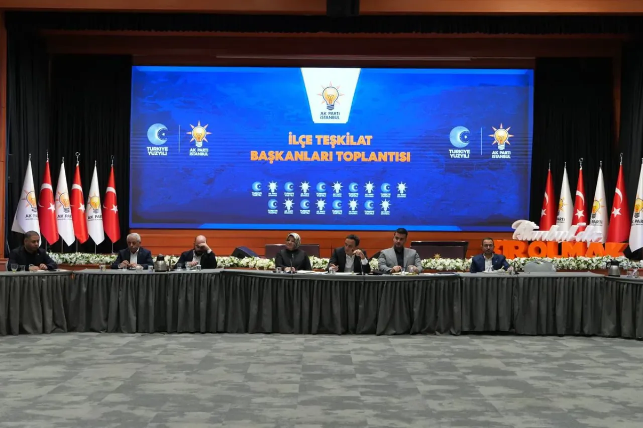 AK Parti Beyoğlu, Üye Kazanımı İçin Yeni Stratejiler Belirledi AK Parti Beyoğlu, Üye Kazanımı İçin Yeni Stratejiler Belirledi