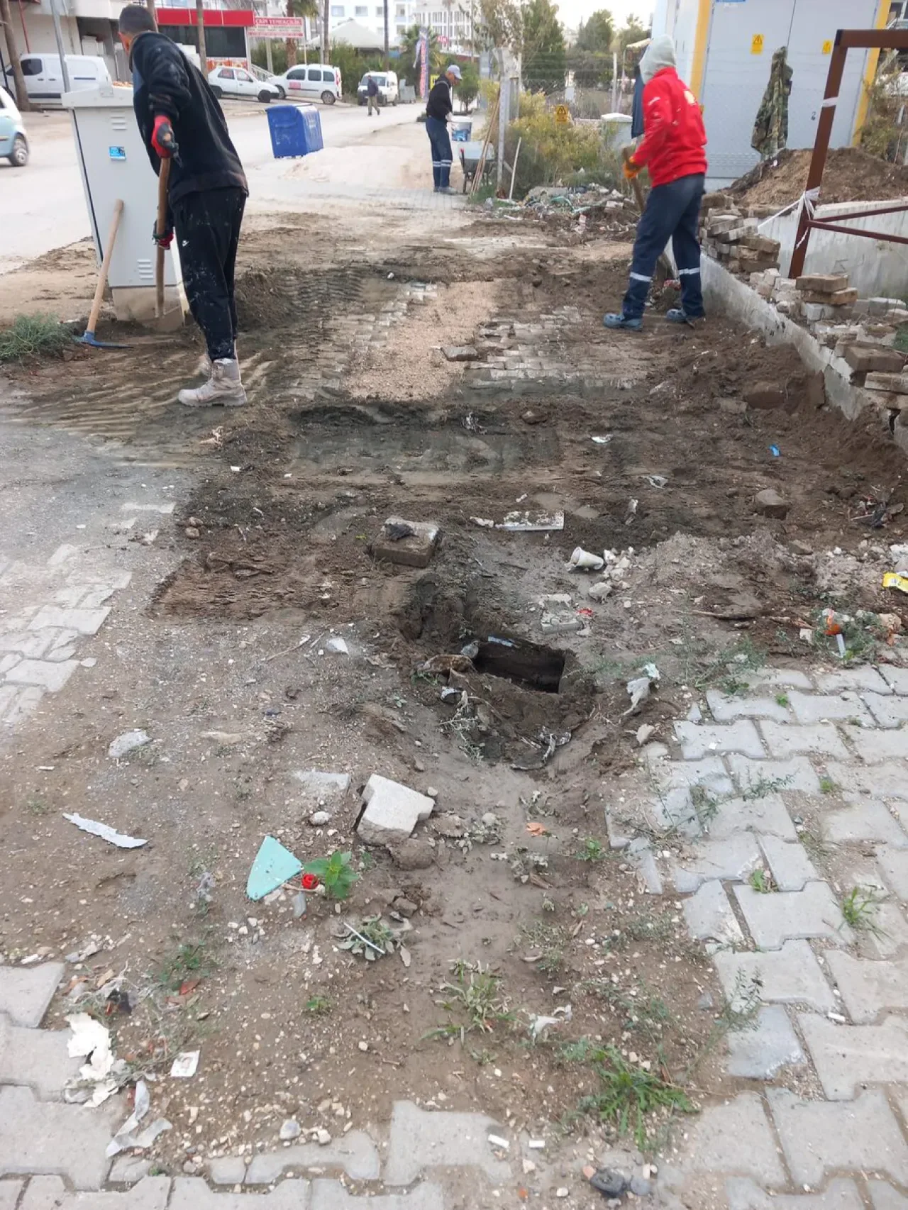 Karataş Belediyesi Yeni Mahalle'de Kaldırım Tadilatını Tamamladı Karataş Belediyesi Yeni Mahalle'de Kaldırım Tadilatını Tamamladı
