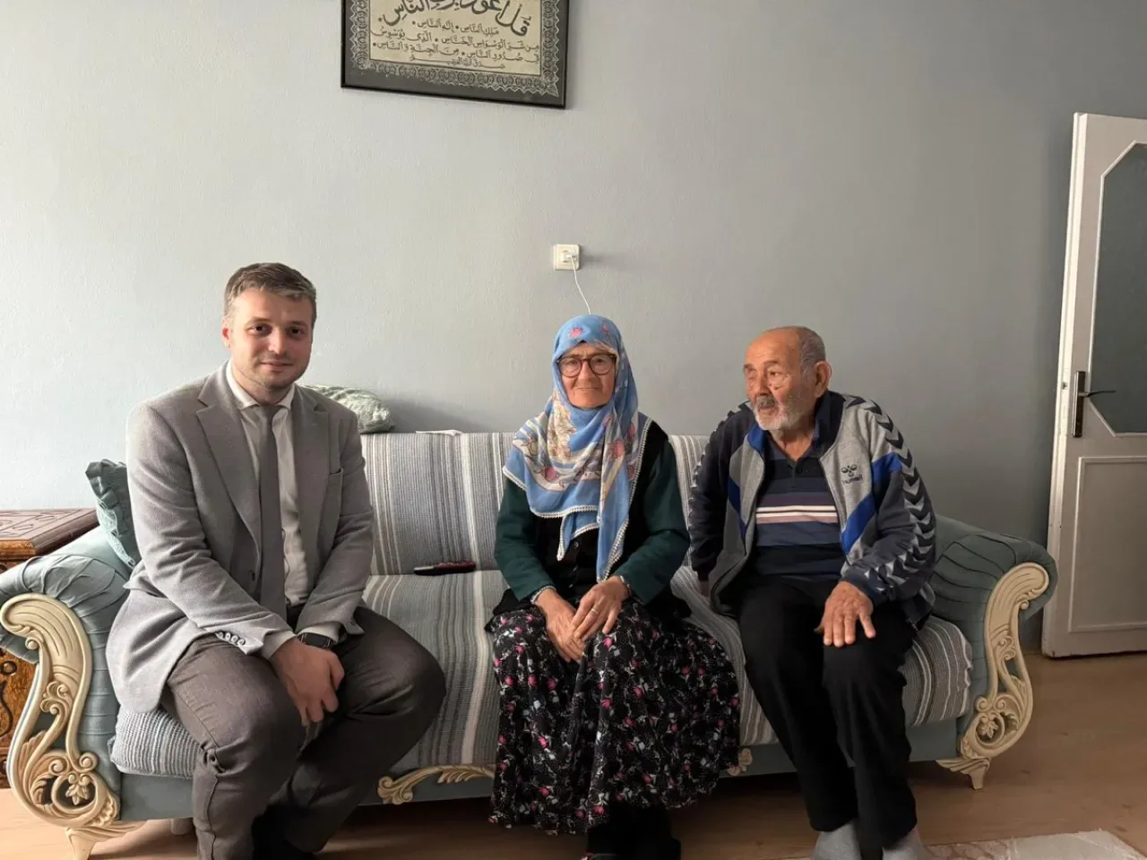 Ümraniye'de Engelli Vatandaşlara Yönelik Ev Ziyaretleri Gerçekleştirildi Ümraniye'de Engelli Vatandaşlara Yönelik Ev Ziyaretleri Gerçekleştirildi