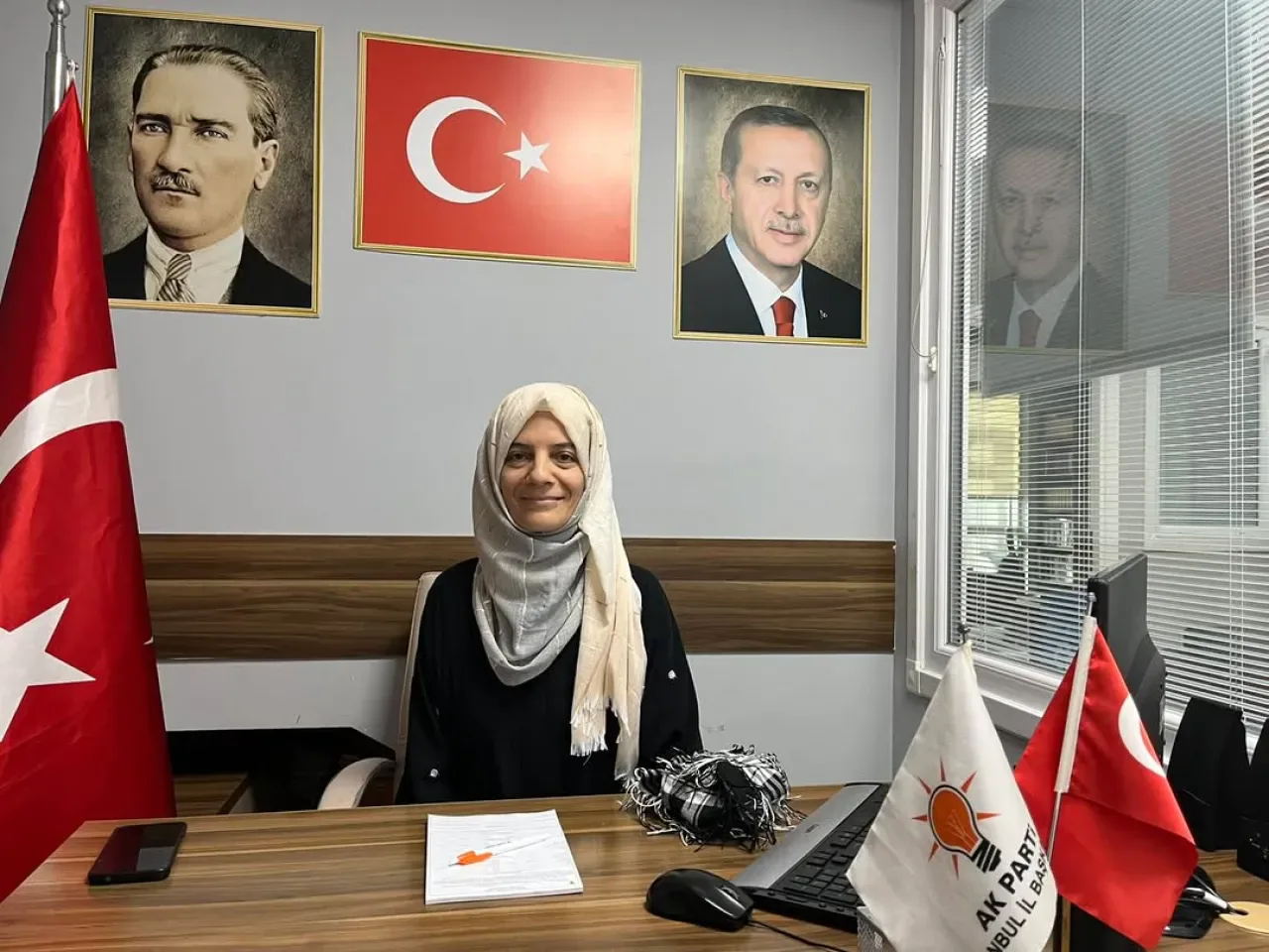 AK Parti Ümraniye İlçe Başkanlığı'nda Nöbetçi Yönetim Kurulu Üyesi Görev Başında AK Parti Ümraniye İlçe Başkanlığı'nda Nöbetçi Yönetim Kurulu Üyesi Görev Başında