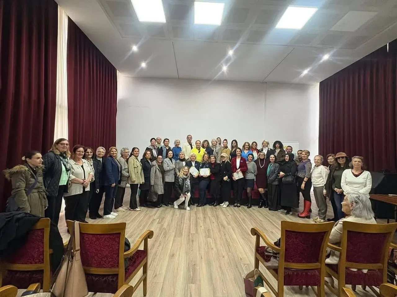 5 Aralık Dünya Kadın Hakları Günü'nde Karar Mekanizmalarında Kadın Paneli Düzenlendi 5 Aralık Dünya Kadın Hakları Günü'nde Karar Mekanizmalarında Kadın Paneli Düzenlendi