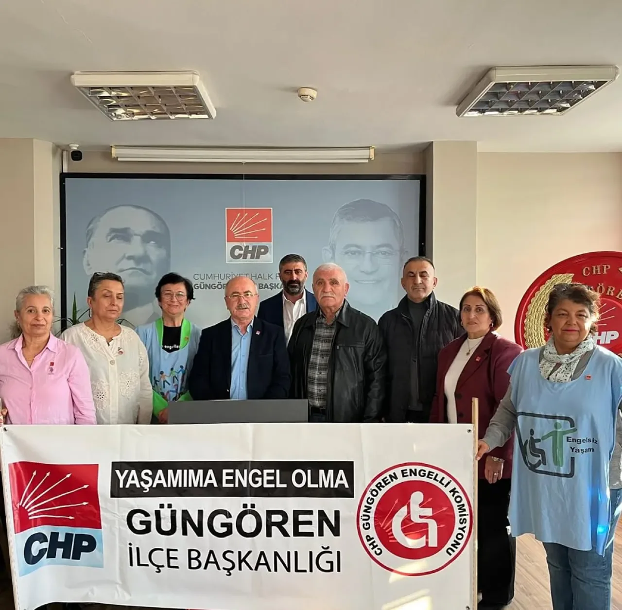 CHP Güngören'den 3 Aralık Engelliler Günü'nde Anlamlı Etkinlik CHP Güngören'den 3 Aralık Engelliler Günü'nde Anlamlı Etkinlik