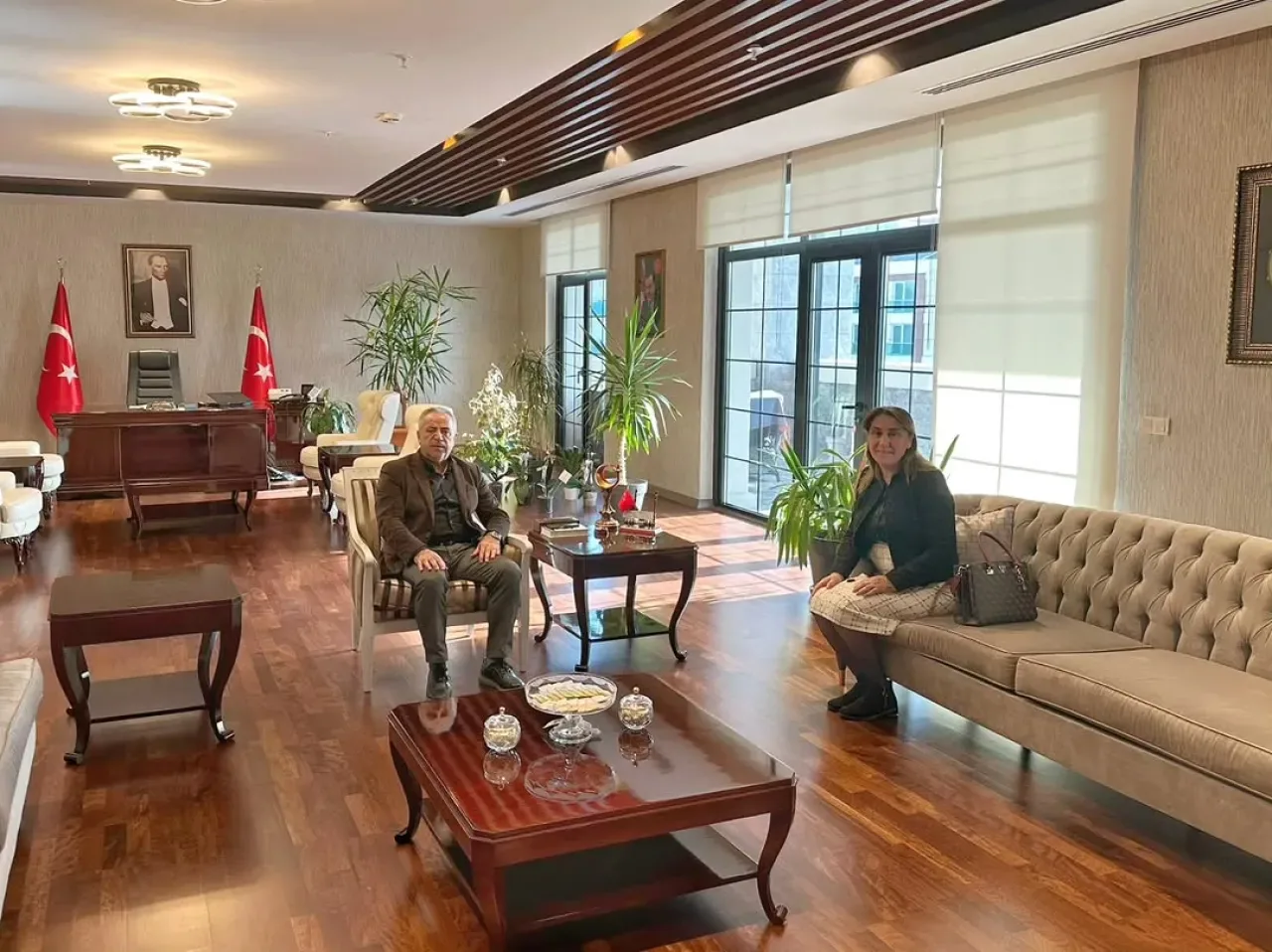 Çekmeköy Kaymakamı Resul Çelik, Yeni İŞKUR Şube Müdürünü Kabul Etti Çekmeköy Kaymakamı Resul Çelik, Yeni İŞKUR Şube Müdürünü Kabul Etti