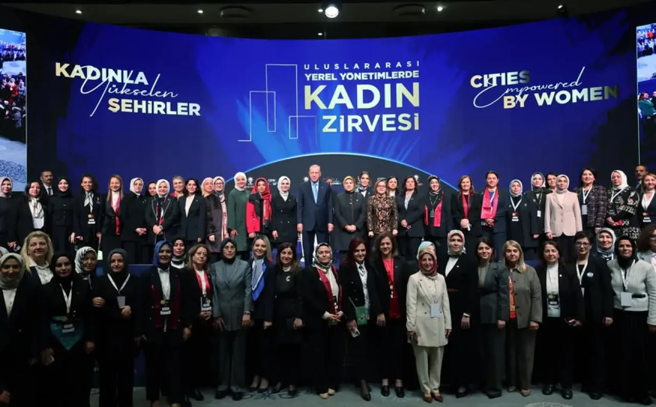 Türkiye'de Kadının Siyaset Yolculuğu: 5 Aralık'ın Ötesinde Bir Hikâye Türkiye'de Kadının Siyaset Yolculuğu: 5 Aralık'ın Ötesinde Bir Hikâye