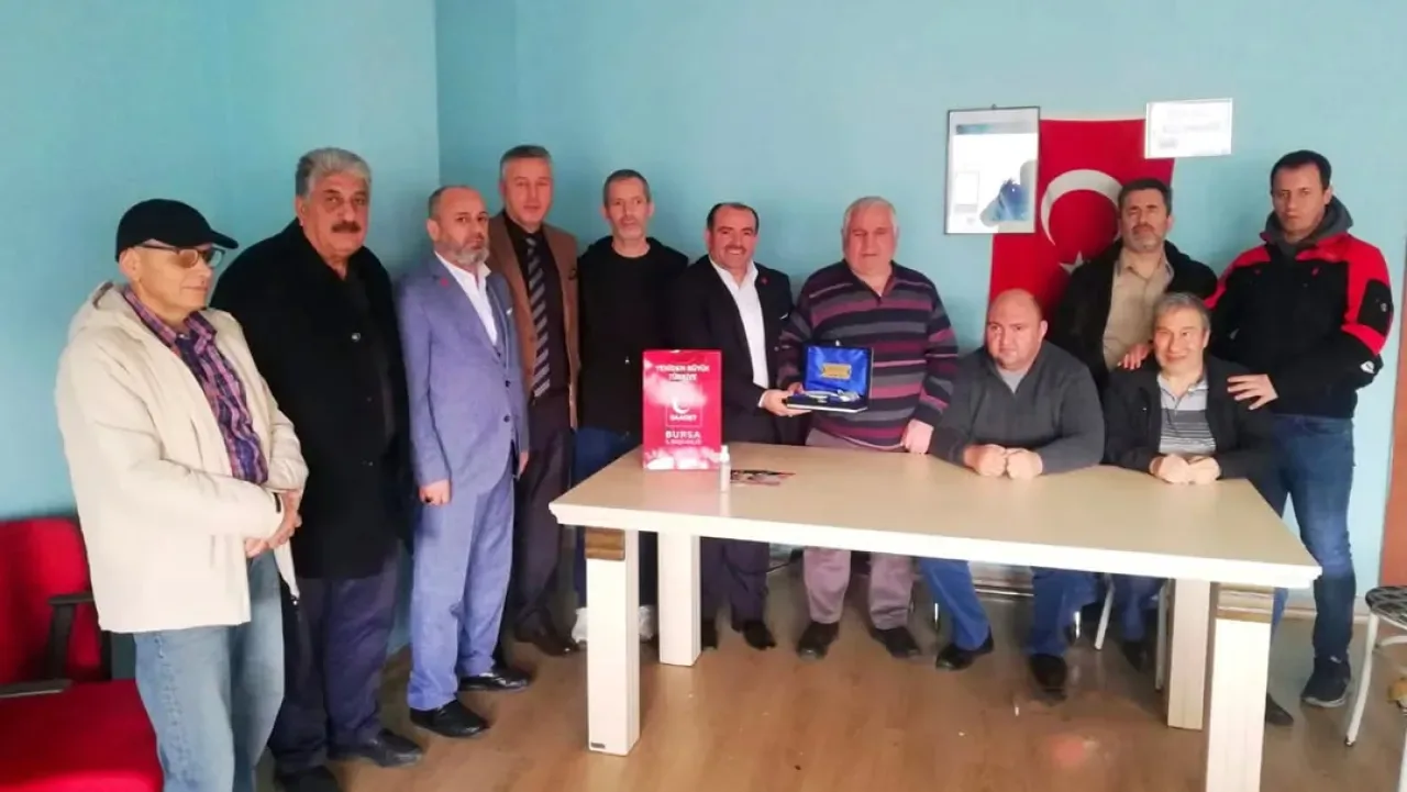 Saadet Partisi Bursa İl Başkanlığı, 6 Nokta Körler Derneği'ni Ziyaret Etti Saadet Partisi Bursa İl Başkanlığı, 6 Nokta Körler Derneği'ni Ziyaret Etti