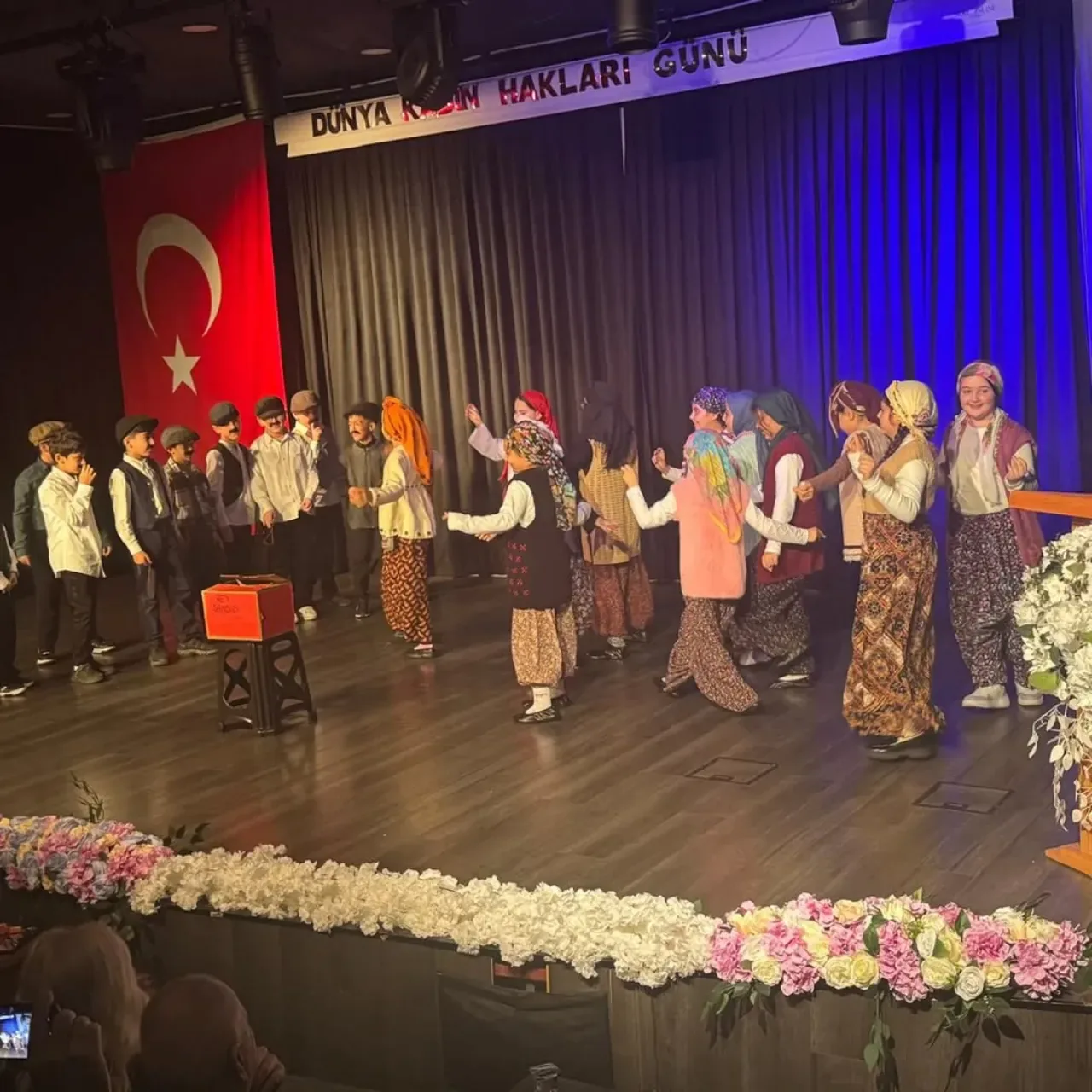 Beykoz'da 5 Aralık Türk Kadınına Seçme ve Seçilme Hakkının Verilişi Kutlandı Beykoz'da 5 Aralık Türk Kadınına Seçme ve Seçilme Hakkının Verilişi Kutlandı