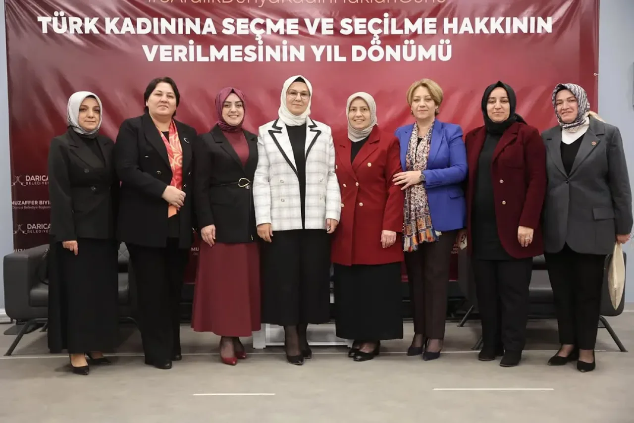 5 Aralık Dünya Kadın Hakları Günü'nde Kadına Seçme ve Seçilme Hakkının Anlam ve Önemi Vurgulandı 5 Aralık Dünya Kadın Hakları Günü'nde Kadına Seçme ve Seçilme Hakkının Anlam ve Önemi Vurgulandı