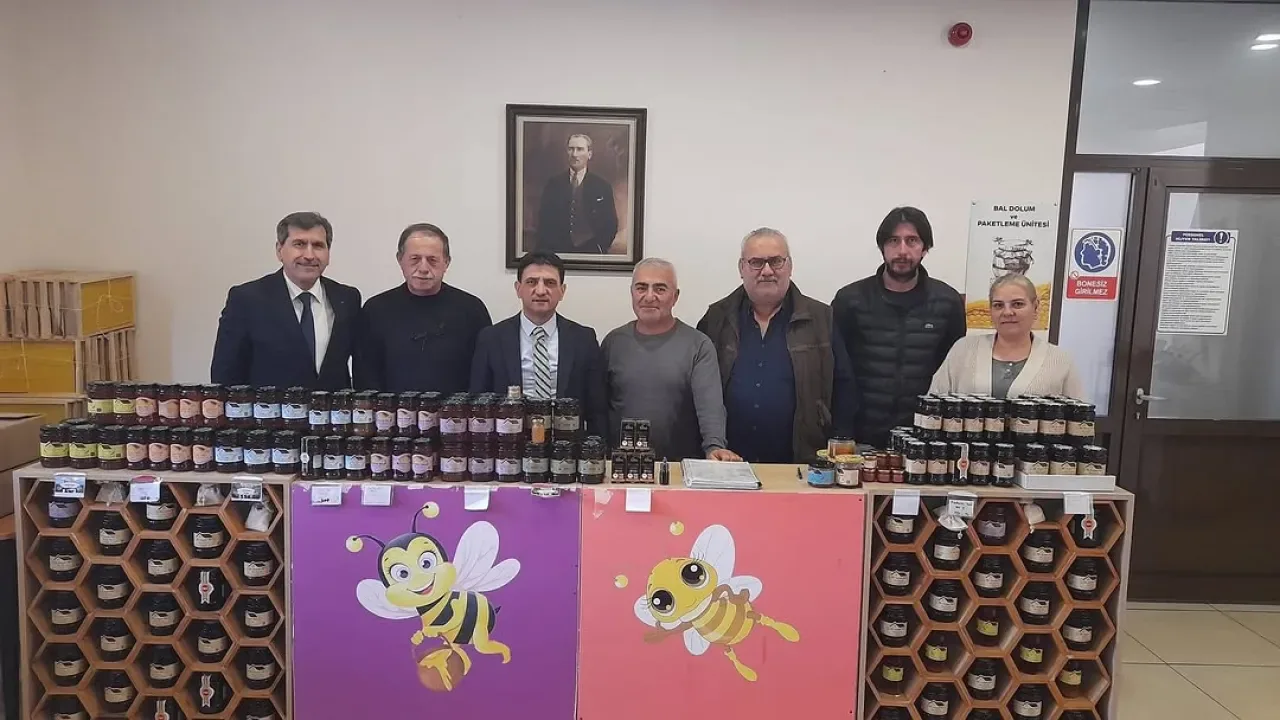 İstanbul Tarım ve Orman Müdürlüğü, Şile'deki Arıcılık Kooperatifini Ziyaret Etti İstanbul Tarım ve Orman Müdürlüğü, Şile'deki Arıcılık Kooperatifini Ziyaret Etti