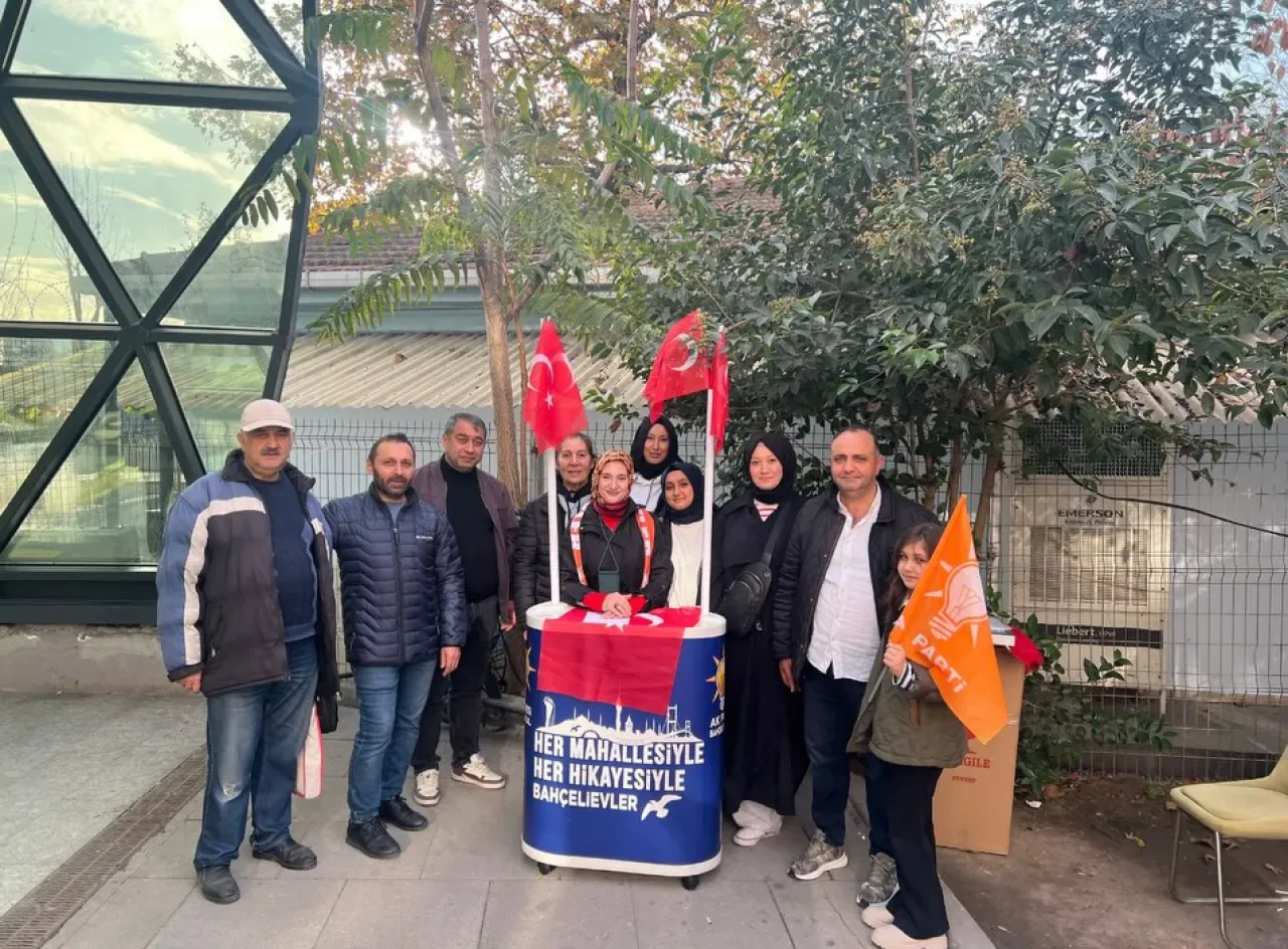 Bahçelievler'de AK Parti Kadın Kolları Mahalle Buluşması Düzenledi Bahçelievler'de AK Parti Kadın Kolları Mahalle Buluşması Düzenledi