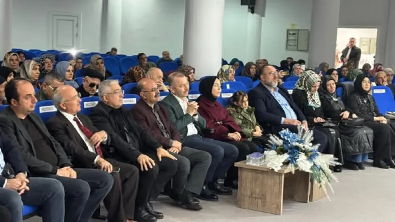 Bursa'da "Aynı Bahçenin Farklı Çiçekleriyiz" Programı ile Engelli Çocukların Başarısı Göz Doldurdu Bursa'da "Aynı Bahçenin Farklı Çiçekleriyiz" Programı ile Engelli Çocukların Başarısı Göz Doldurdu