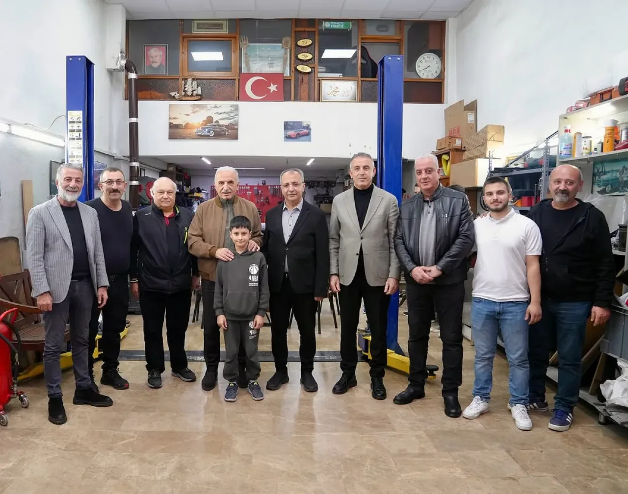 Ümraniye Belediye Başkanı İsmet Yıldırım, Esnaf Ziyaretlerini Sürdürüyor Ümraniye Belediye Başkanı İsmet Yıldırım, Esnaf Ziyaretlerini Sürdürüyor
