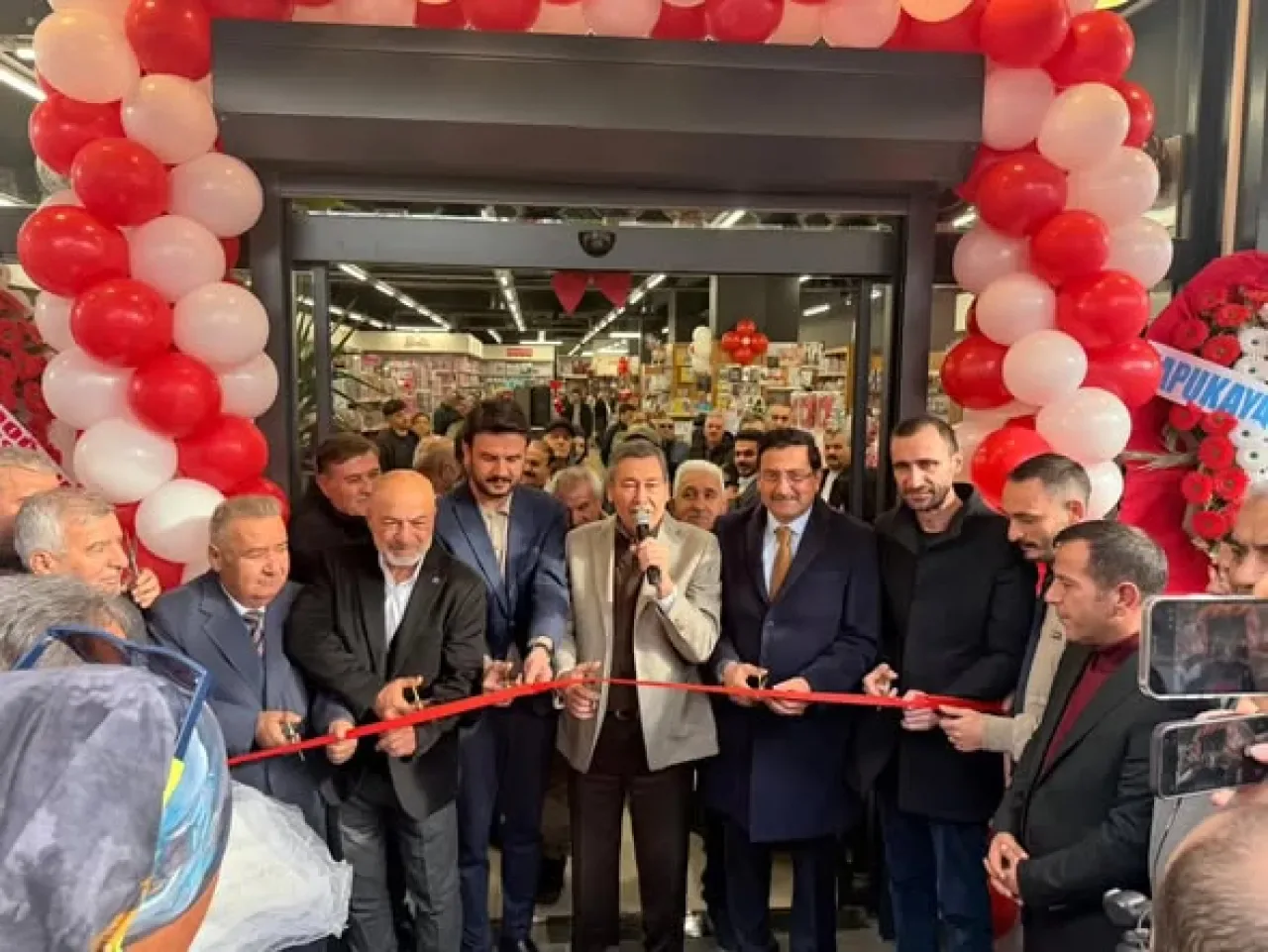 AK Parti Keçiören İlçe Başkanı Kadir Karapınar'dan İşletme Açılışına Ziyaret AK Parti Keçiören İlçe Başkanı Kadir Karapınar'dan İşletme Açılışına Ziyaret