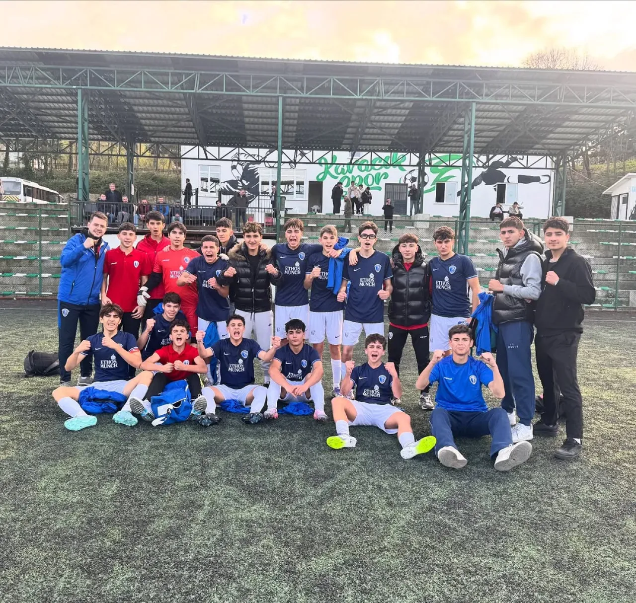 Beylikdüzüspor'un Genç Takımlarından Gururlandıran Galibiyetler Beylikdüzüspor'un Genç Takımlarından Gururlandıran Galibiyetler