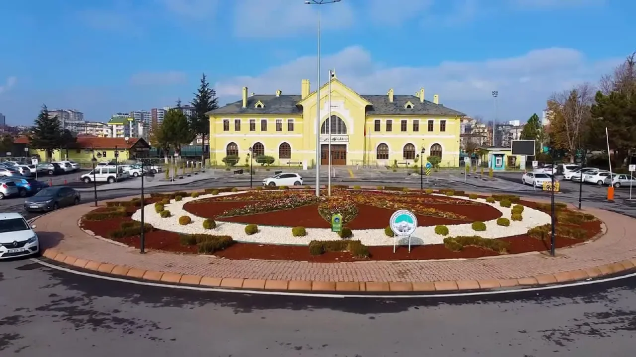 Kayseri Garı, Yolculara Vuslatın Heyecanını Yaşatıyor Kayseri Garı, Yolculara Vuslatın Heyecanını Yaşatıyor