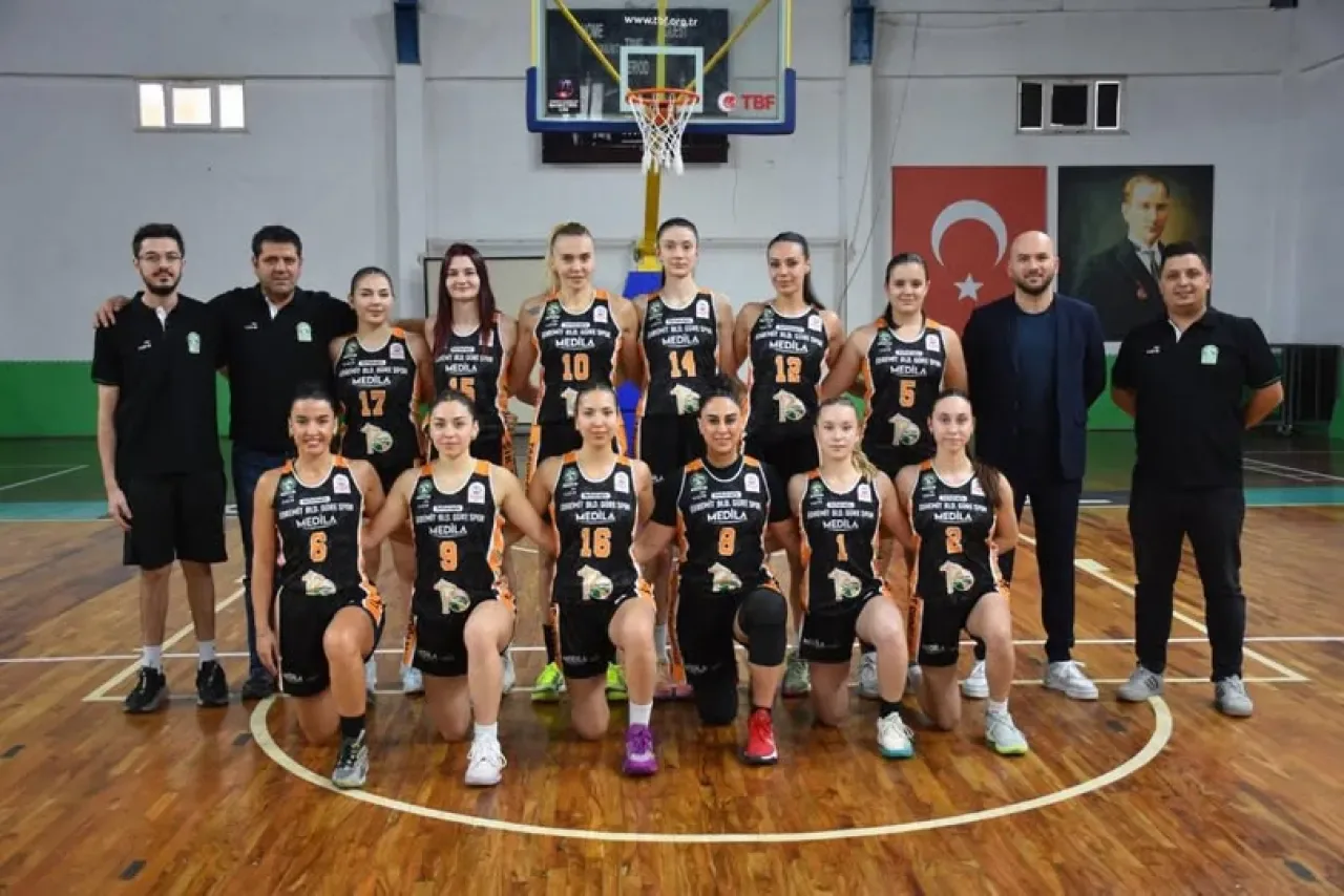 Edremit Belediyesi Gürespor, Kadıköy Basketbol'u Mağlup Etti Edremit Belediyesi Gürespor, Kadıköy Basketbol'u Mağlup Etti