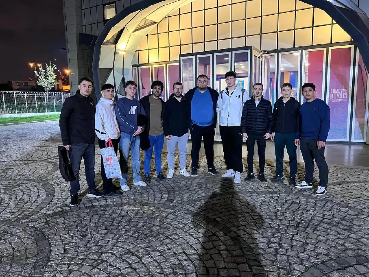 AK Parti Gebze Gençlik Kolları'ndan Havuz Programı AK Parti Gebze Gençlik Kolları'ndan Havuz Programı