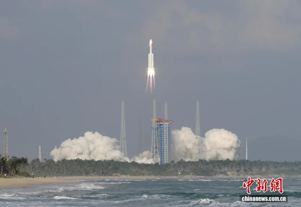 Çin, Hainan'dan 14. Grup İnternet Uydularını Uzaya Gönderdi Çin, Hainan'dan 14. Grup İnternet Uydularını Uzaya Gönderdi