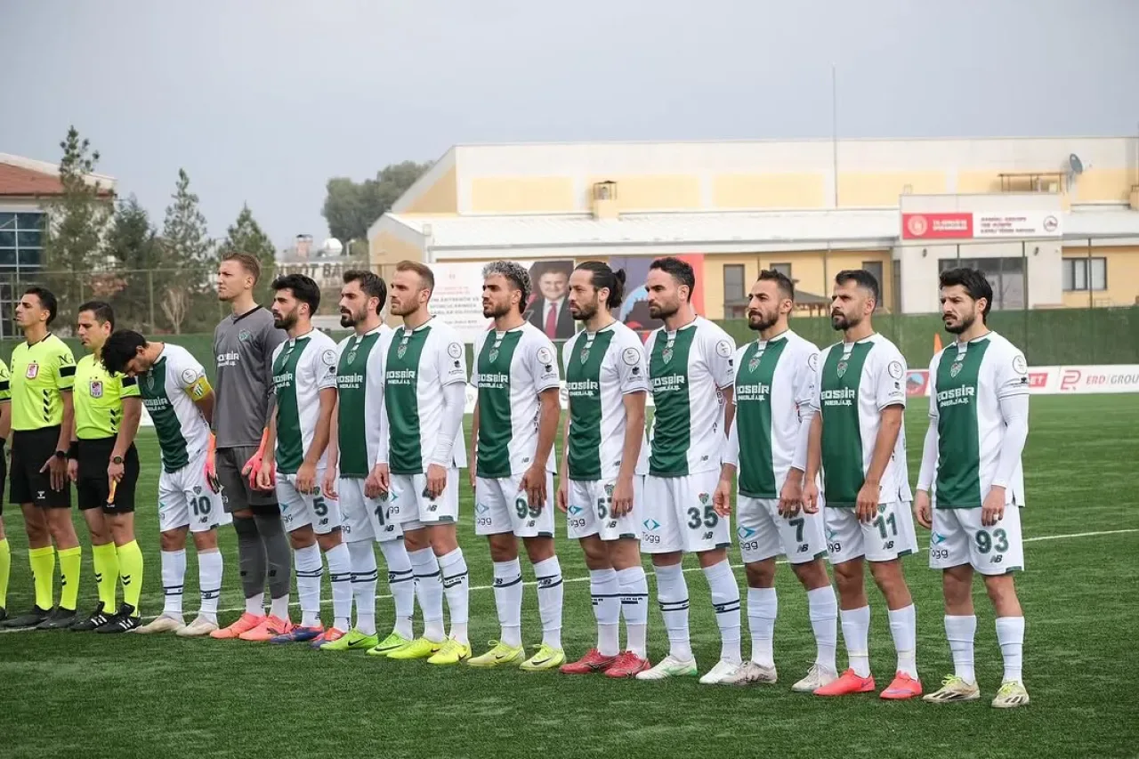 Bursaspor, Mardin 1969 Spor'u Deplasmanda 2-1 Mağlup Etti Bursaspor, Mardin 1969 Spor'u Deplasmanda 2-1 Mağlup Etti
