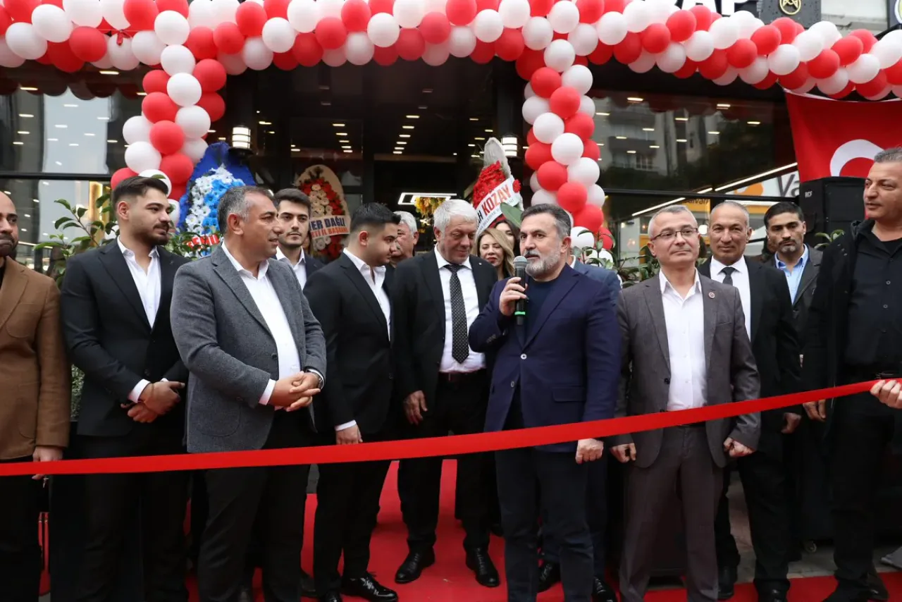 Kazancılar Restaurant'ın Yeni Şubesi Turgut Özal Bulvarı'nda Açıldı Kazancılar Restaurant'ın Yeni Şubesi Turgut Özal Bulvarı'nda Açıldı