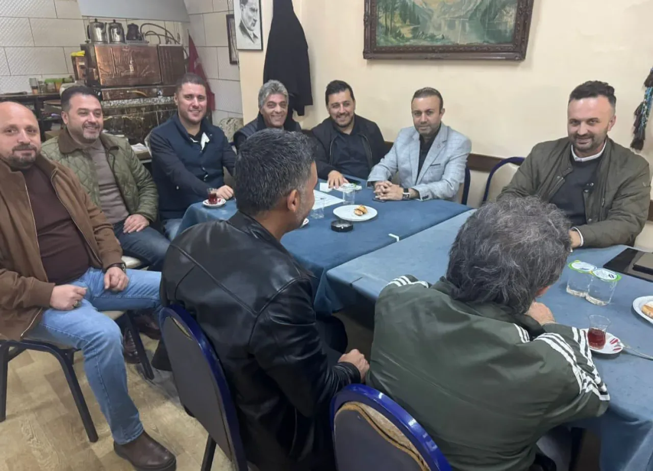 AK Parti Beyoğlu, Tomtom Mahallesi'nde Yönetim Kurulu Toplantısı Düzenledi AK Parti Beyoğlu, Tomtom Mahallesi'nde Yönetim Kurulu Toplantısı Düzenledi