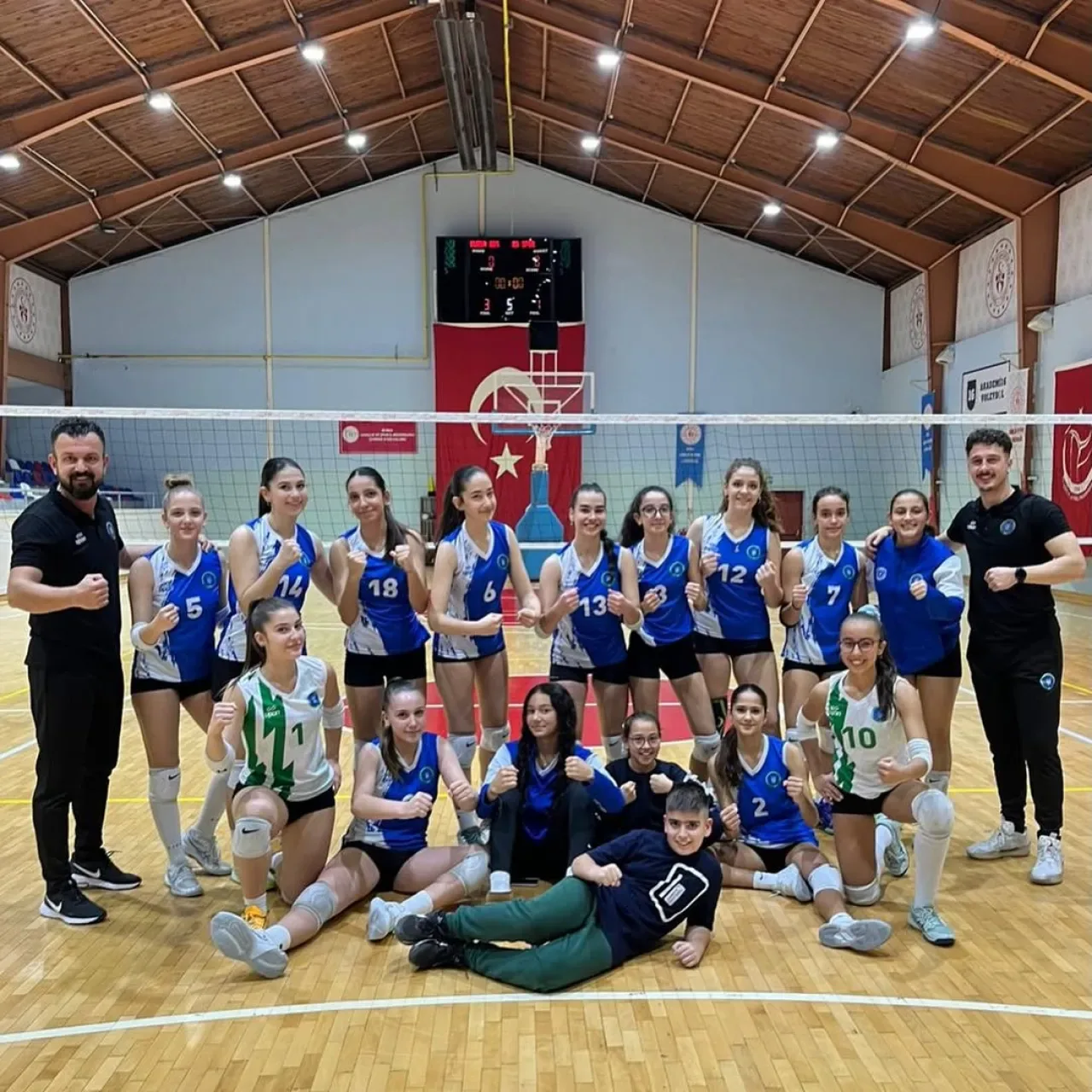 Bursa Büyükşehir Belediyespor Küçük Kız Voleybol Takımı, MG Spor'u Mağlup Etti Bursa Büyükşehir Belediyespor Küçük Kız Voleybol Takımı, MG Spor'u Mağlup Etti