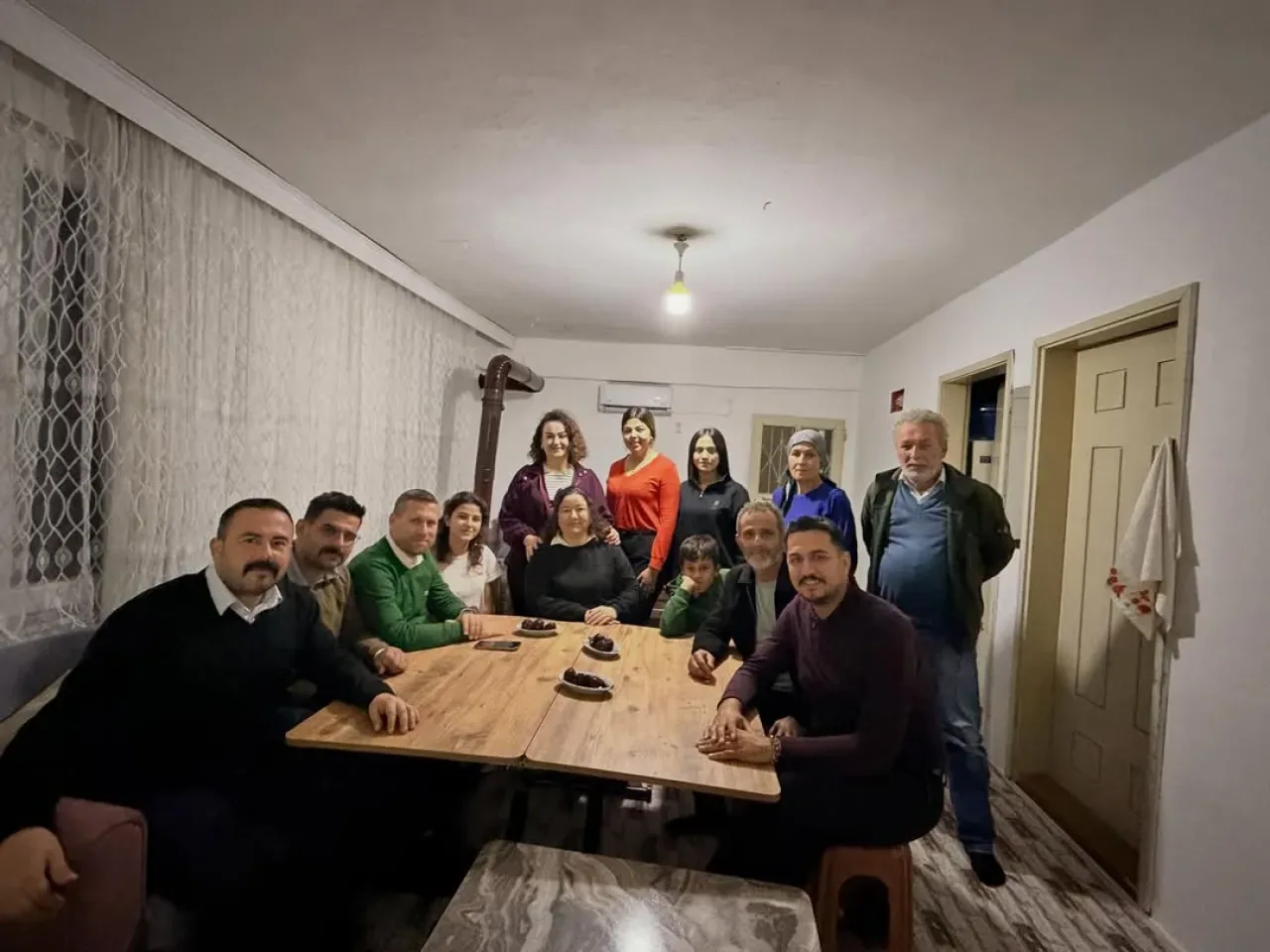 MHP Demre İlçe Teşkilatı, Karabucak Mahallesinde Kapı Kapı Ziyaret Gerçekleştirdi MHP Demre İlçe Teşkilatı, Karabucak Mahallesinde Kapı Kapı Ziyaret Gerçekleştirdi